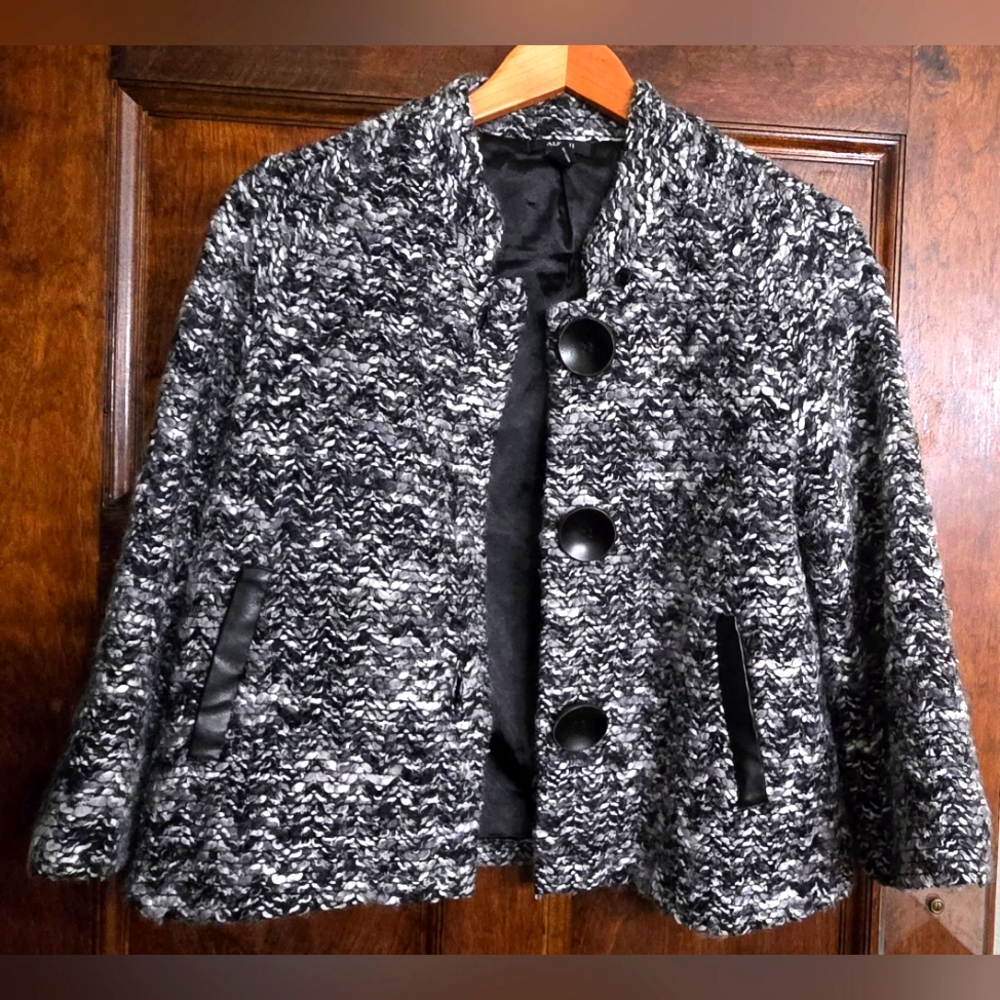 Alfani - Gray, Black, Ivory BOUCLE cropped swing blazer, size L